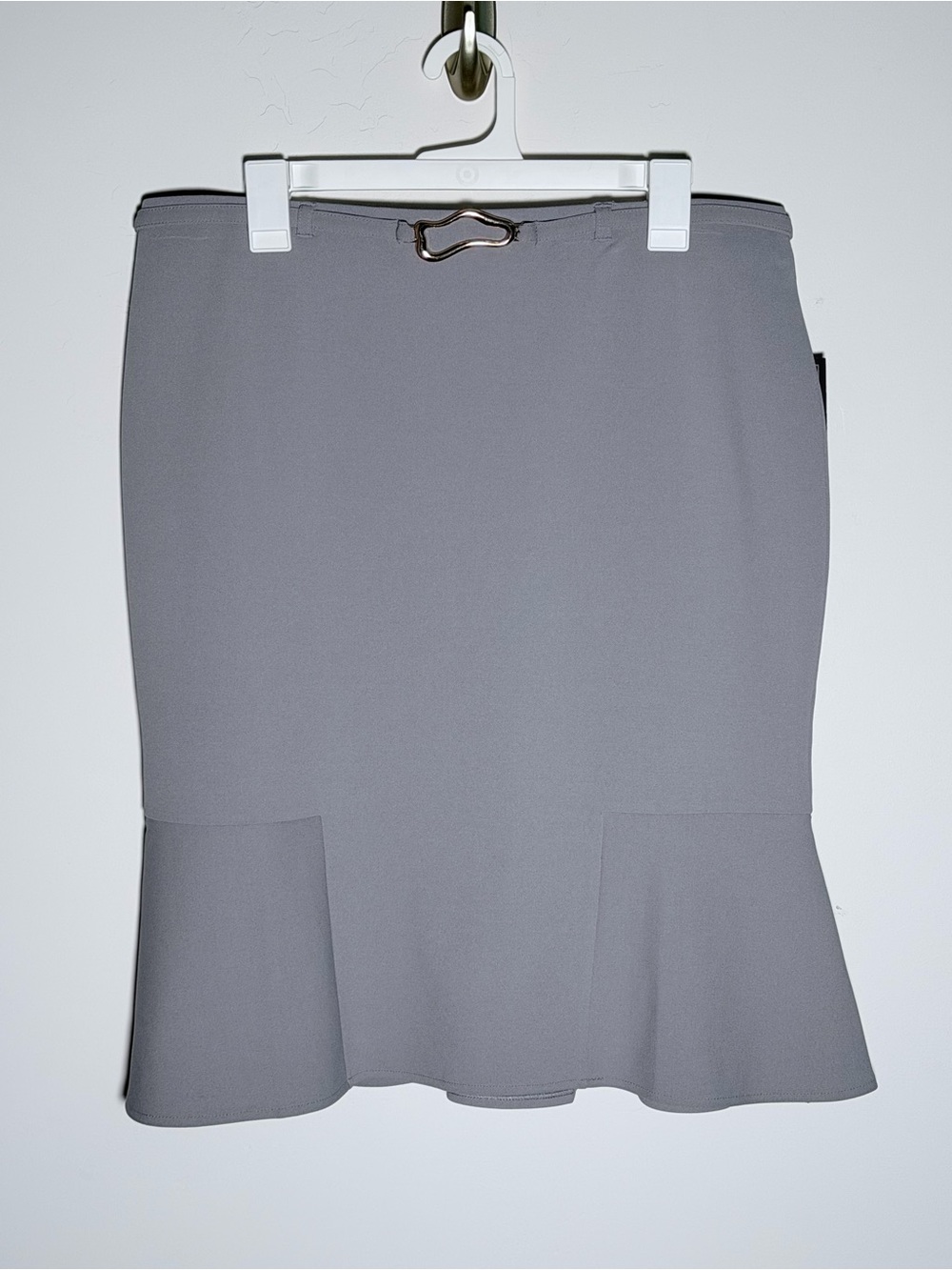 NYCC Women's Gray Pencil Skirt with Ruffle Hem Large
